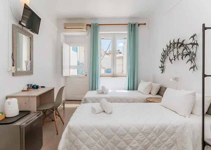 Anchor Yalos - Twin Bed Room 1