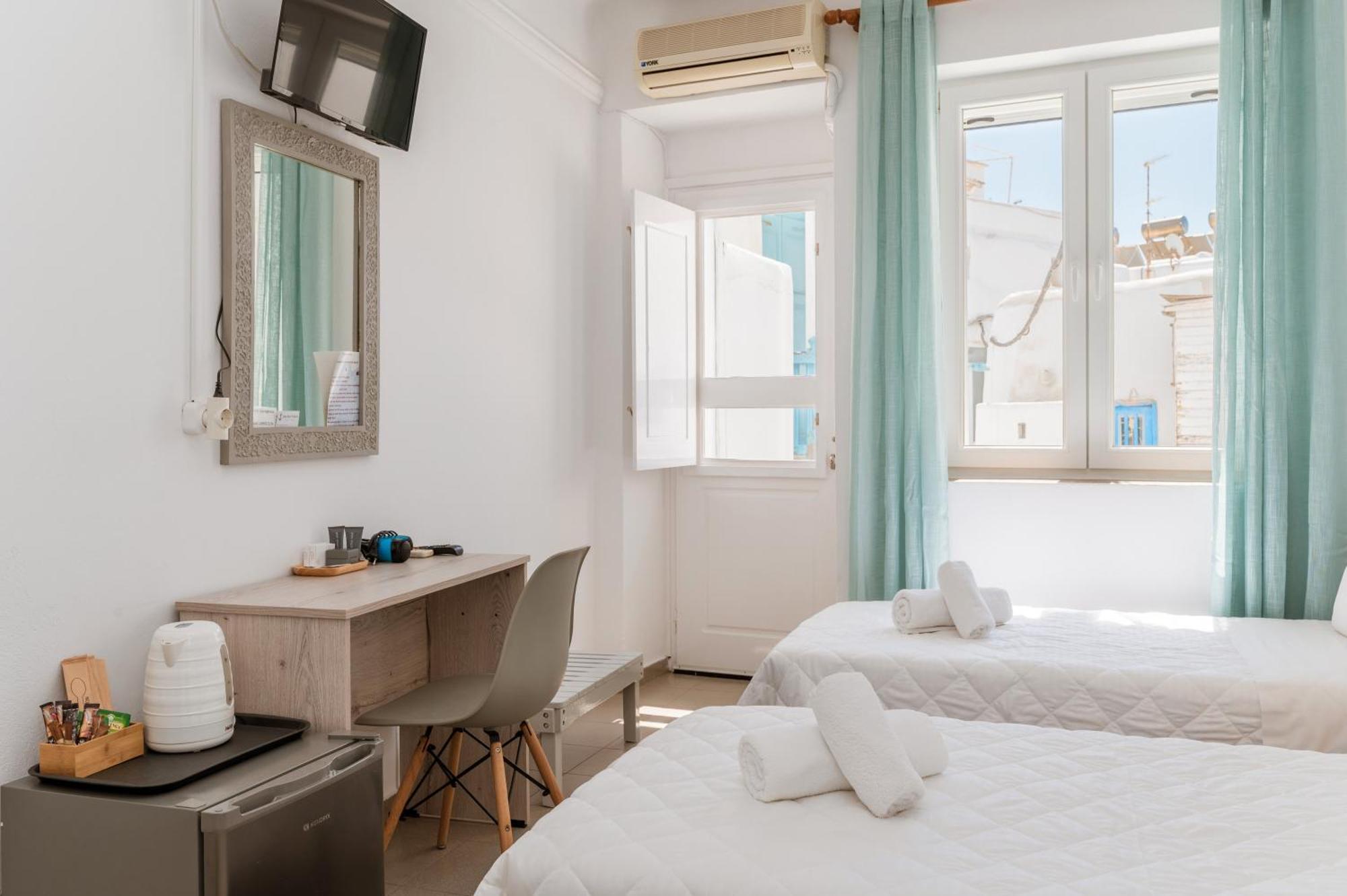 Anchor Yalos - Twin Bed 1 * Mykonos Town
